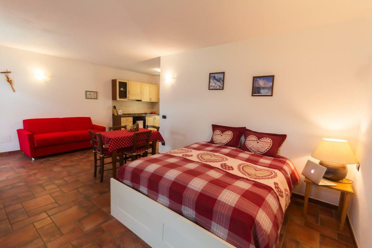 Vistarelax Appartement Aosta Buitenkant foto